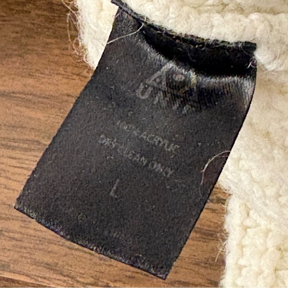 UNIF Cream Off-the-Shoulder Distressed Retro Sweater L - Picture 5 of 9